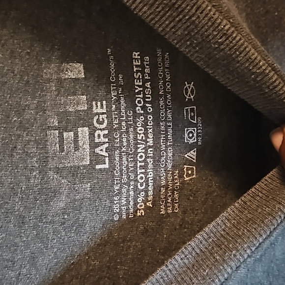YETI T-shirt sz M Grey Preowned - Picture 3 of 4